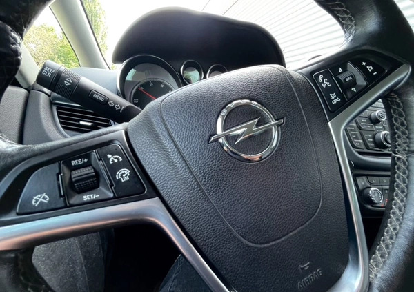 Opel Zafira cena 29900 przebieg: 312000, rok produkcji 2012 z Gubin małe 704